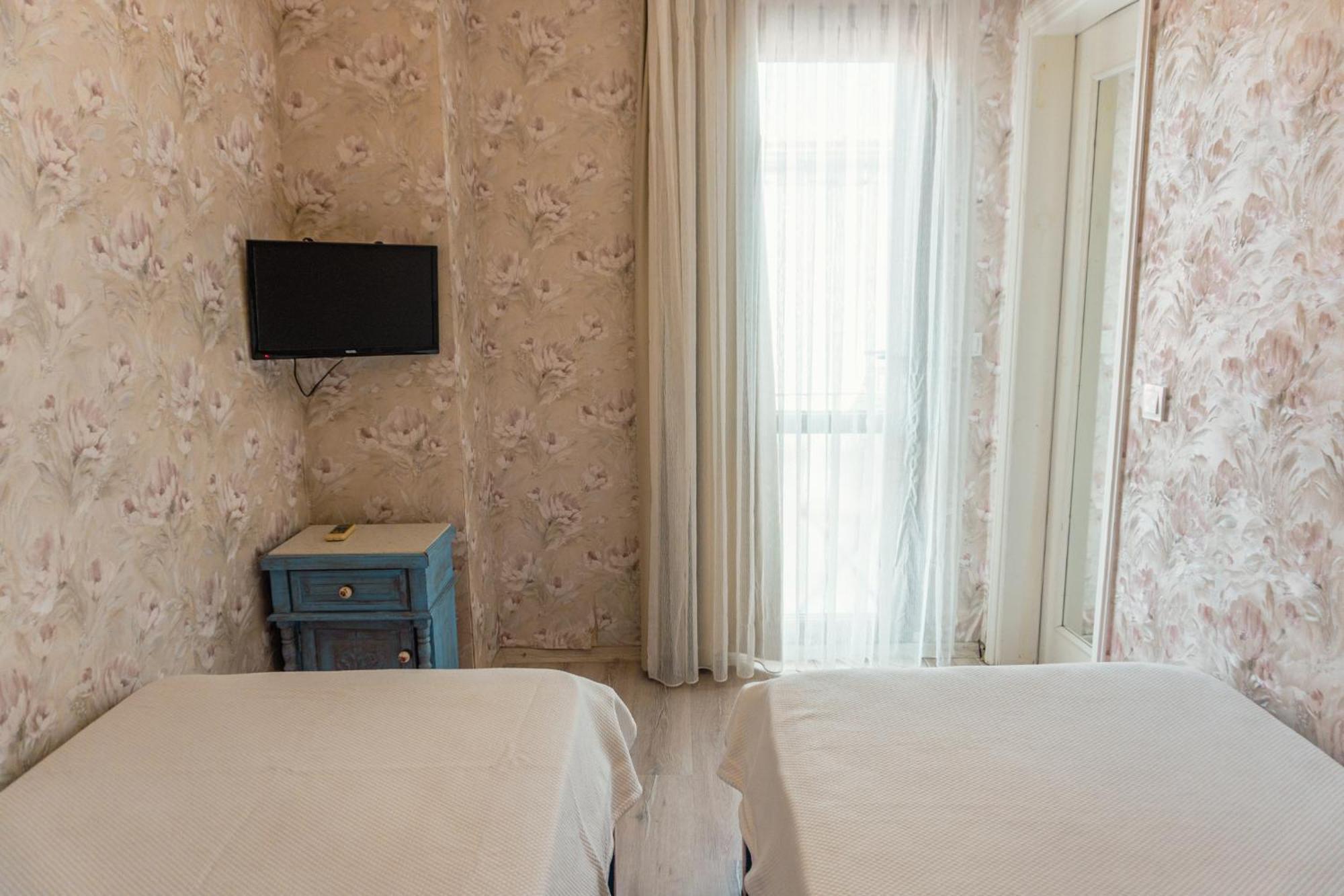 Cunda Mor Limon Otel Ayvalı Kültér fotó