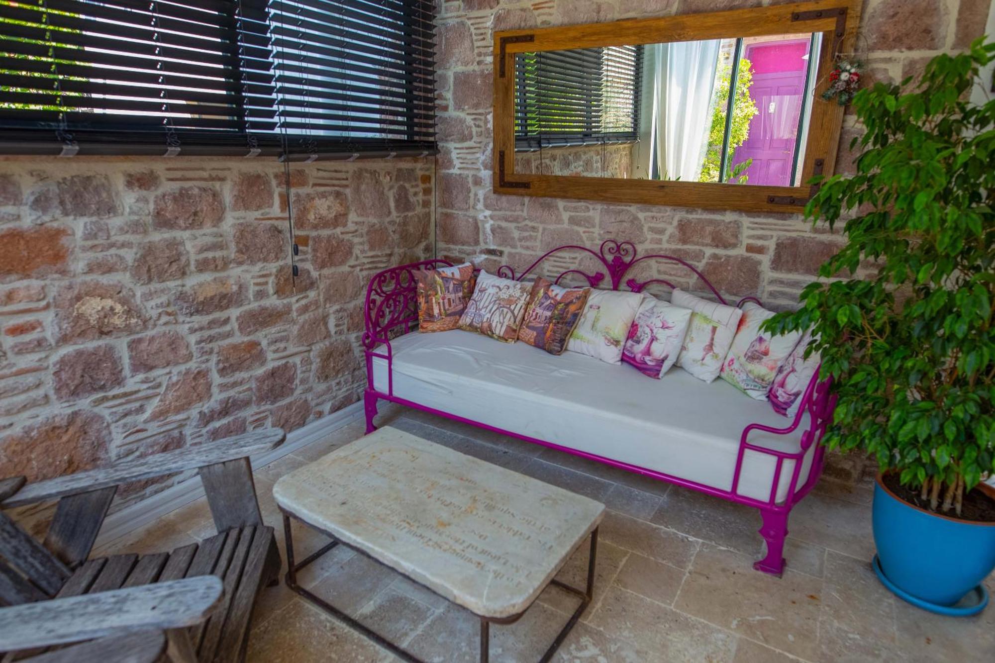 Cunda Mor Limon Otel Ayvalı Kültér fotó